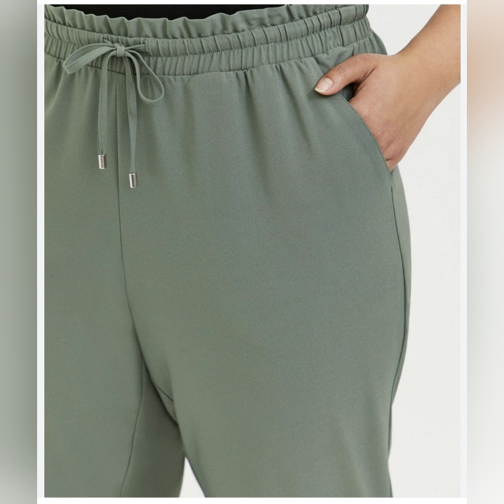Torrid Paper Bag Crepe Pants Women's Size 2 green pull on drawstring lightweight